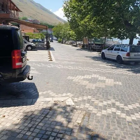 Center Lake House Dom wakacyjny