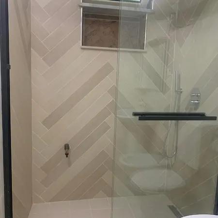 Center Lake House * שקודר