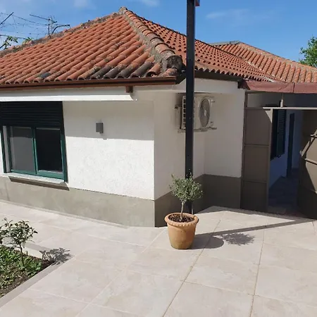 Center Lake House * שקודר