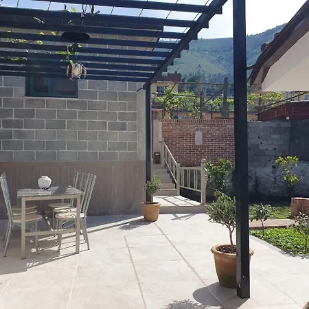 Center Lake House בית נופש *